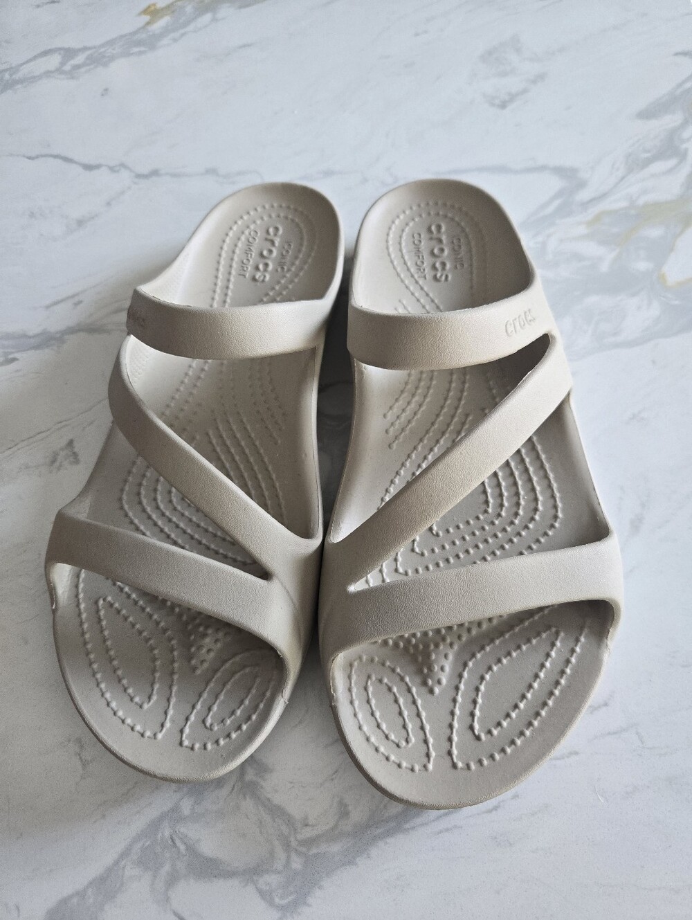 NWOT! CROCS KADEE II Beige Sandals. Size 9